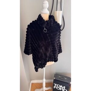 La Fiorentina Faux Fur Wrap Poncho, Black Fur, Classic & Elegant, ONE SIZE, NWT